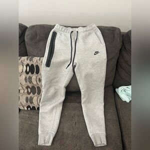 Nike tech sweatpants